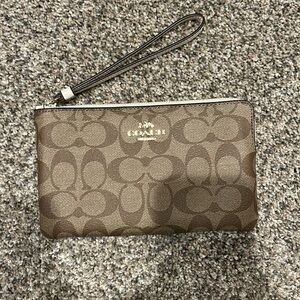 Coach authentic large wristlet - like NEW